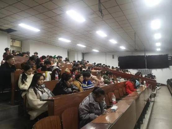 bat365中文官方网站成功举办“大学,你好”主题交流会