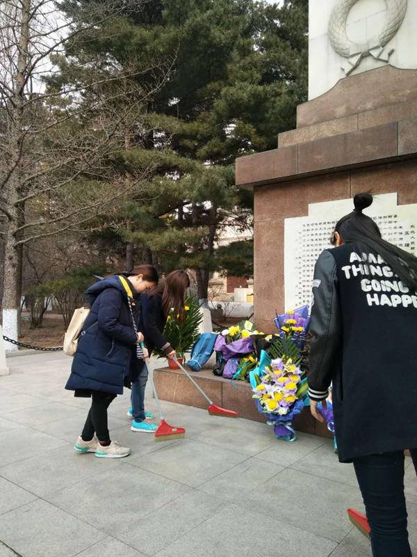 bat365中文官方网站学生党员工作站举行“缅怀先烈 爱我中华”教育活动