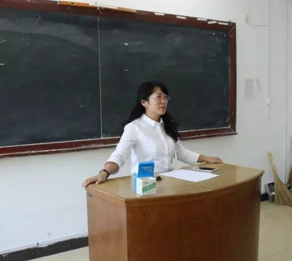 bat365中文官方网站2014级学生会换届大会圆满落幕