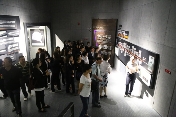 bat365中文官方网站组织师生参观侵华日军731部队遗址