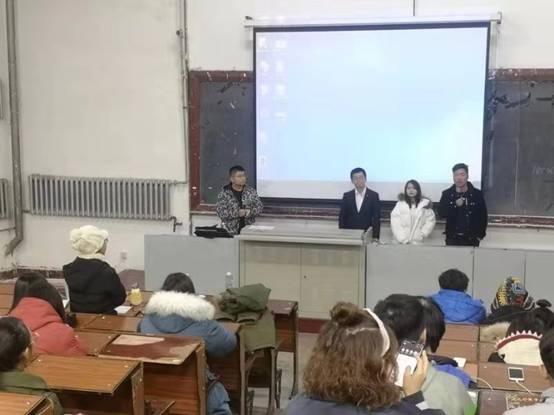 bat365中文官方网站成功举办“大学,你好”主题交流会