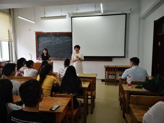 bat365中文官方网站召开新学期学生干部大会