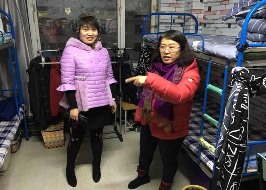 bat365中文官方网站安全教育系列活动纪实之一 ----开展寝室联合检查