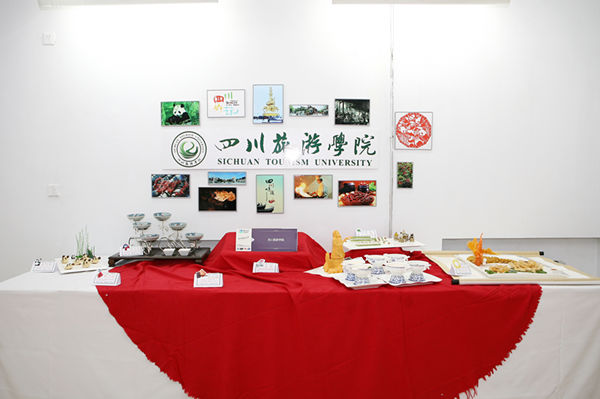 “中俄大学生烹饪技能大赛”在bat365中文官方网站隆重举行