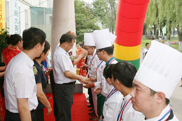 “中俄大学生烹饪技能大赛”在bat365中文官方网站隆重举行