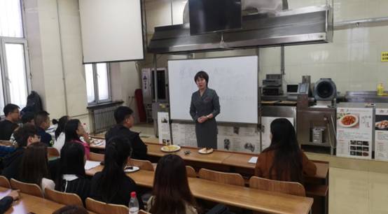 bat365中文官方网站举行“守望乡愁,共度中秋”茶话会