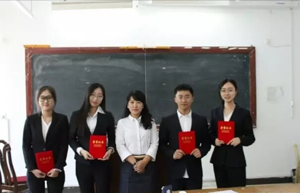 bat365中文官方网站2014级学生会换届大会圆满落幕