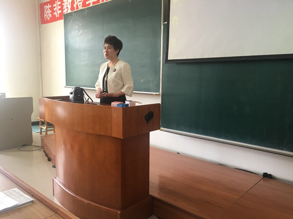 bat365中文官方网站召开2017届毕业生毕业前工作布置会