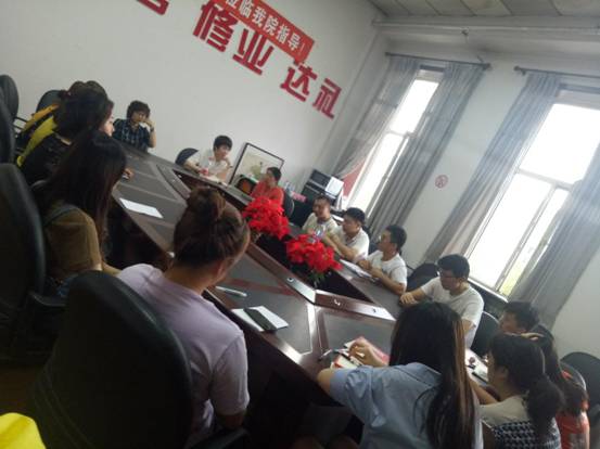 bat365中文官方网站召开毕业生座谈会