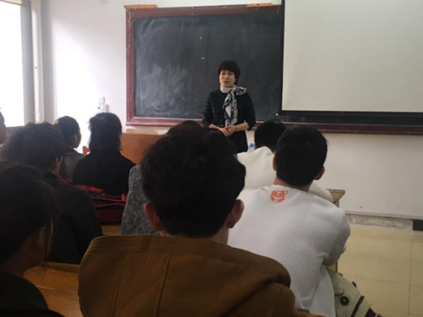bat365中文官方网站进行本学期首期学生干部培训