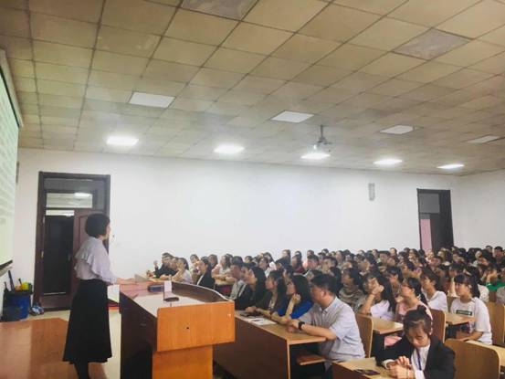 bat365中文官方网站召开2018级新生安全教育暨军训动员大会
